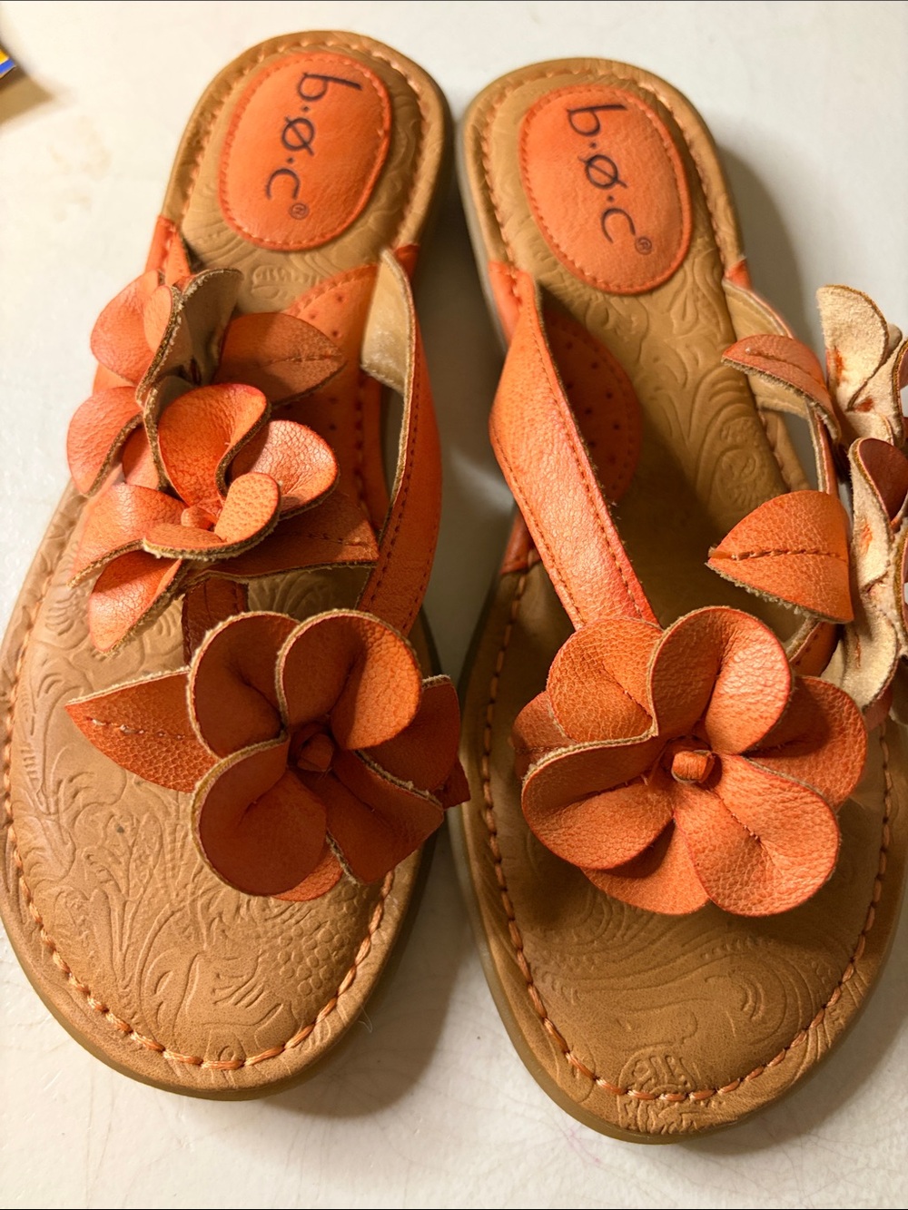 b.o.c. Born Concept Leather Floral Sandals | NWOT | Sz 6